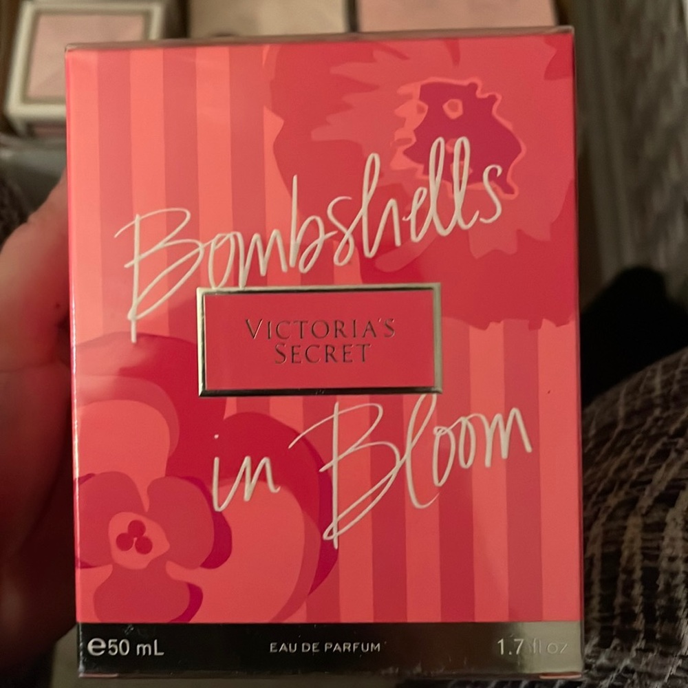 Victoria Secret Bombshells in Bloom 1.7fl Oz